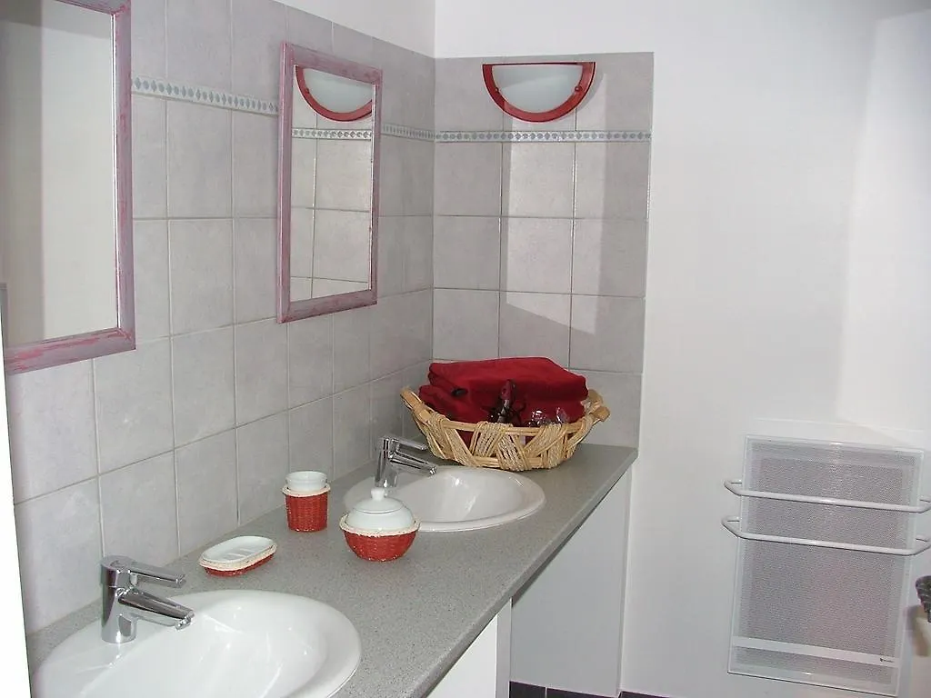 Gites Du Vieux Presbytere Holiday home Baguer-Pican